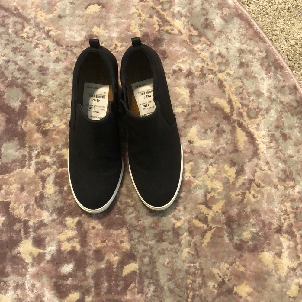 Super cute black shoes!!